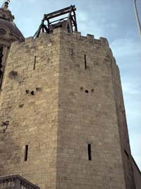 Una della torri del Guelfoni, oggi sede del Campanone pi grande della sicilia.